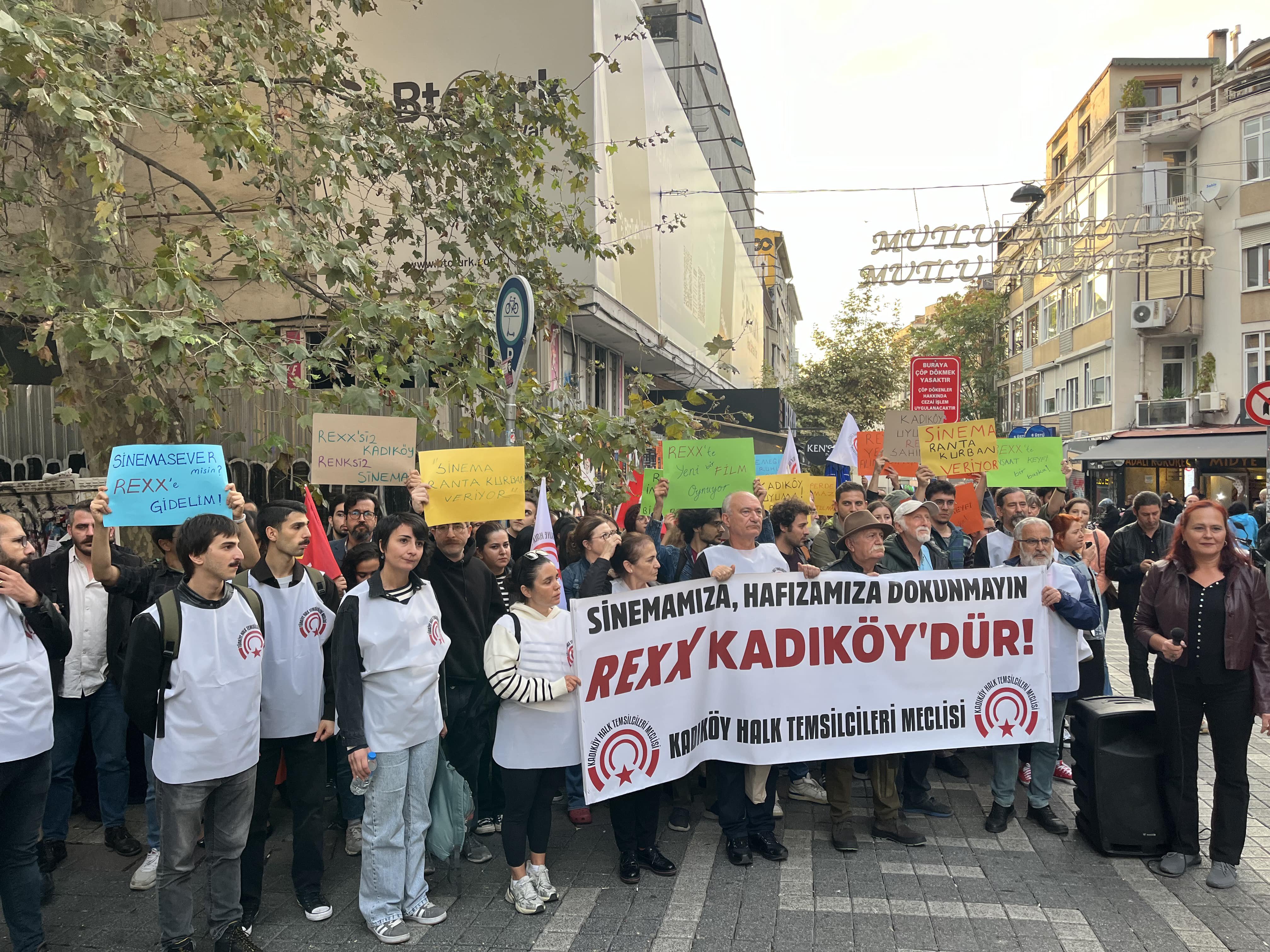 Kadıköylüler Rexx için ayakta